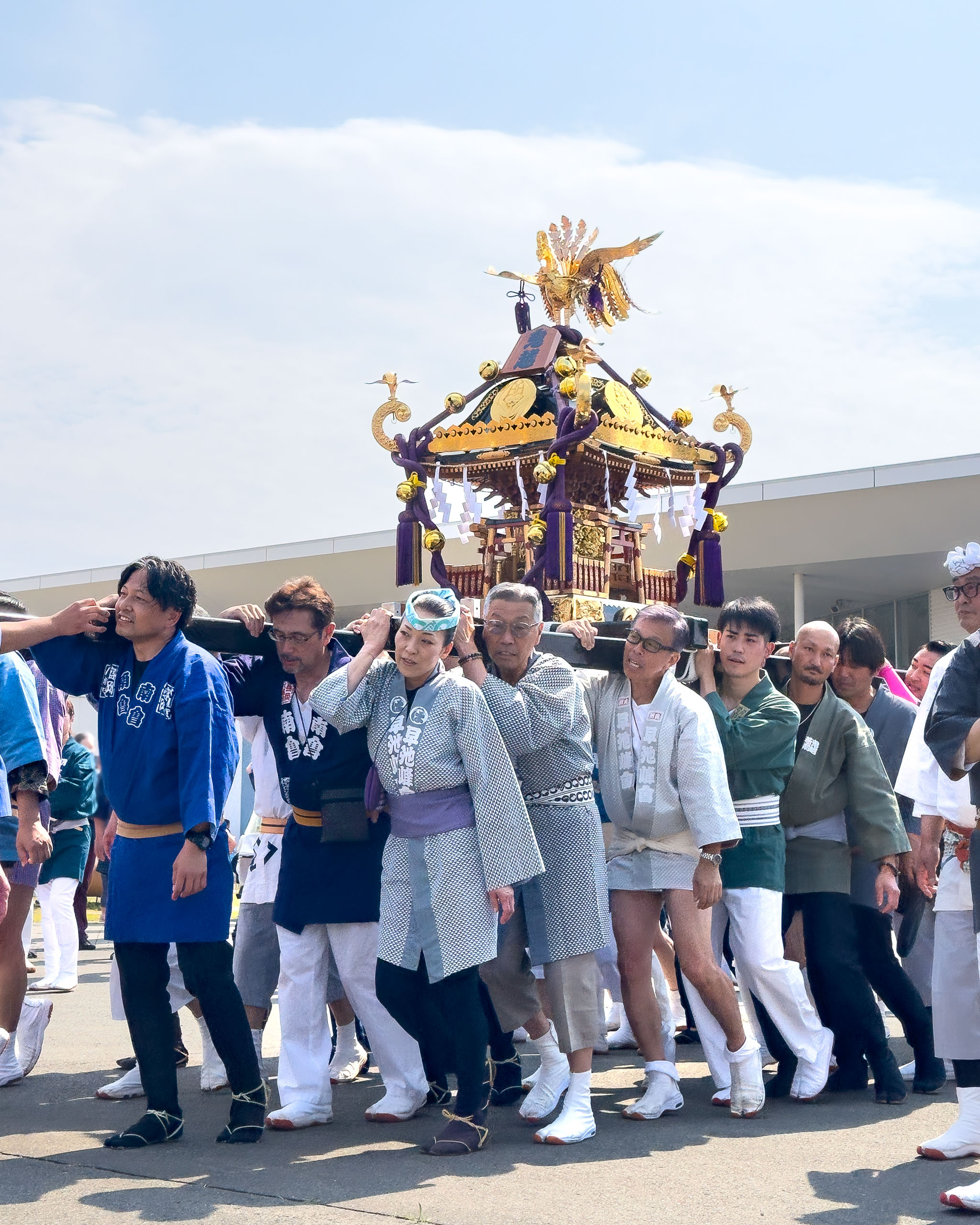 鬼越蒼前神社の神輿