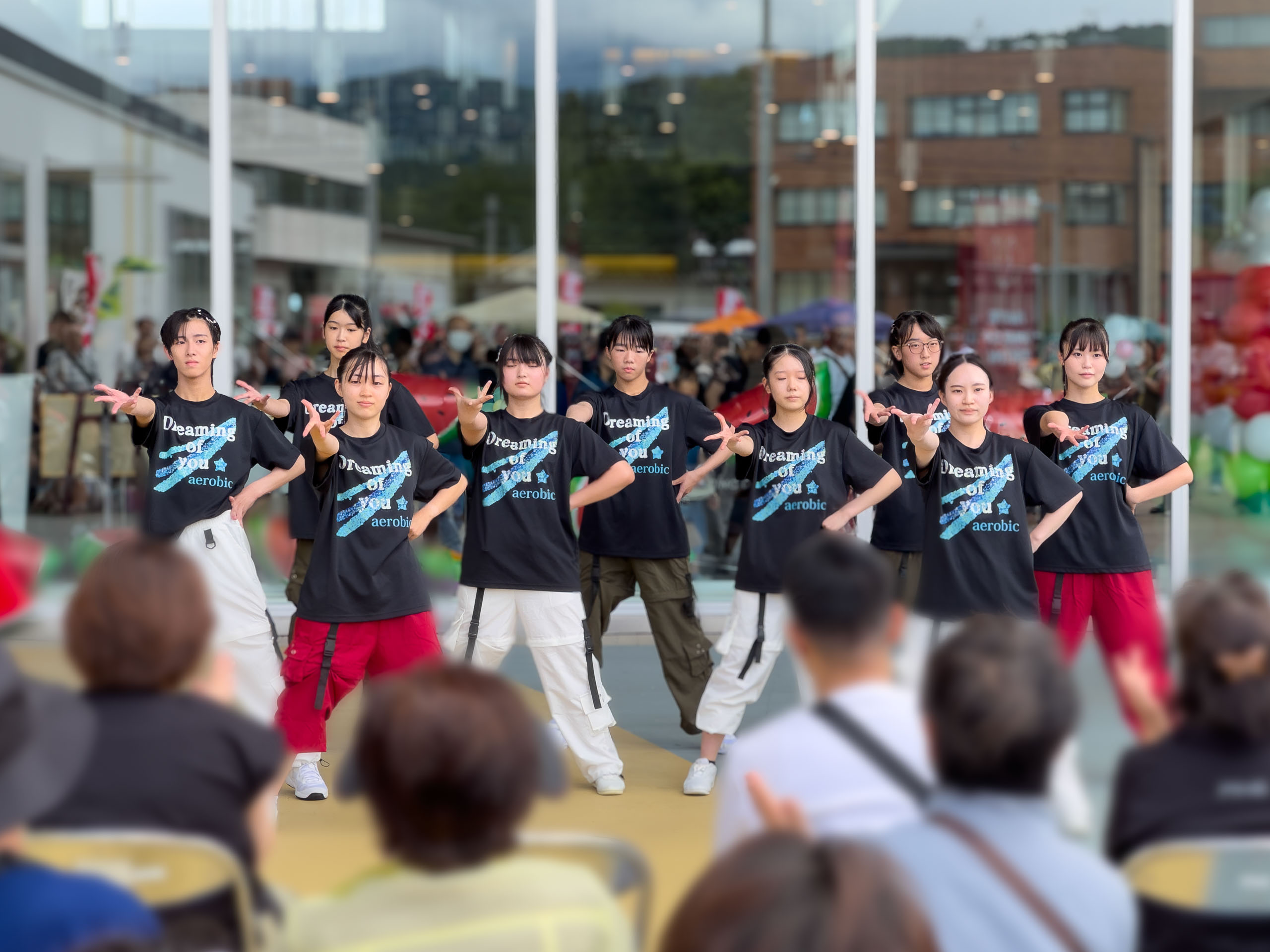 ジュニアダンスのステージ